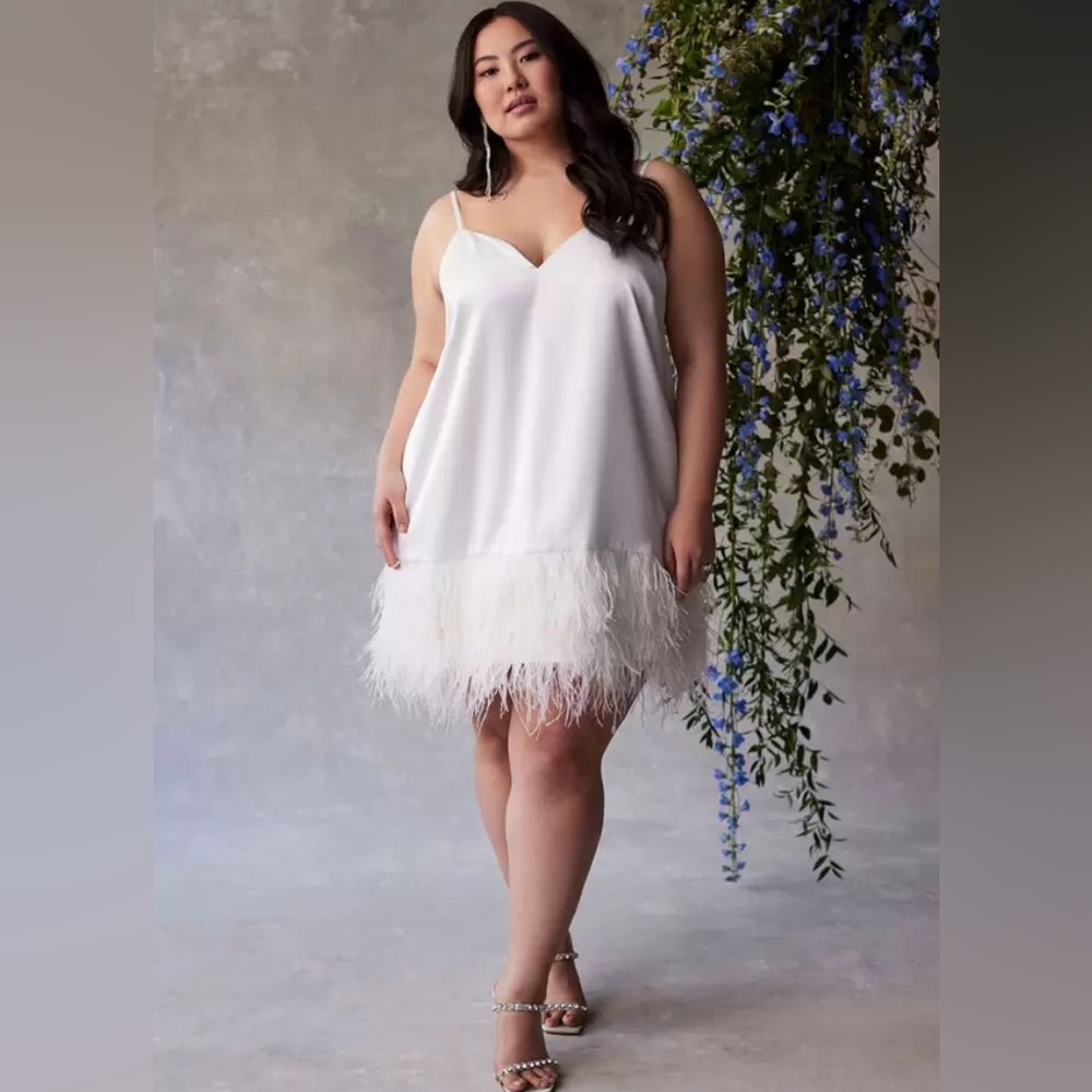 Elegant White Feather Hem Dress